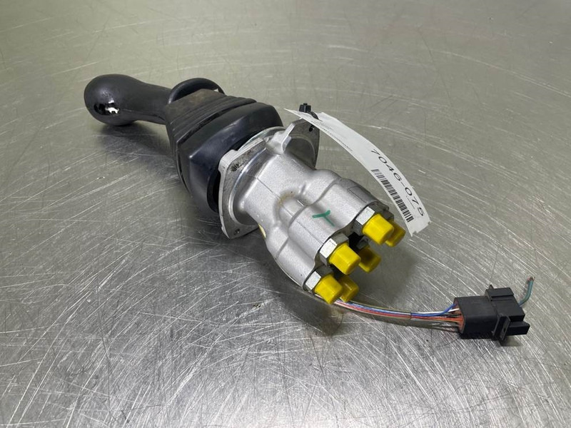 Mecalac 12MTX-5360462-Joystick/Steuergriff - النظام الكهربائي - آلات البناء: صور 4 Mecalac 12MTX-5360462-Joystick/Steuergriff - النظام الكهربائي - آلات البناء: صور 4