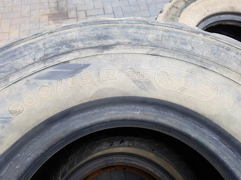 Michelin 600/65R25 - Tyre/Reifen/Band - الإطارات - آلات البناء: صور 4 Michelin 600/65R25 - Tyre/Reifen/Band - الإطارات - آلات البناء: صور 4