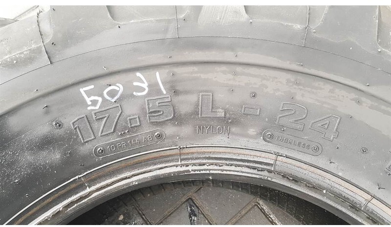 Mitas 17.5L-24 - Tyre/Reifen/Band - الإطارات - آلات البناء: صور 3 Mitas 17.5L-24 - Tyre/Reifen/Band - الإطارات - آلات البناء: صور 3