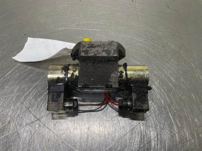 New Holland KV-4/3-3KO-6-6 - علم السوائل المتحركة - آلات البناء: صور 4 New Holland KV-4/3-3KO-6-6 - علم السوائل المتحركة - آلات البناء: صور 4