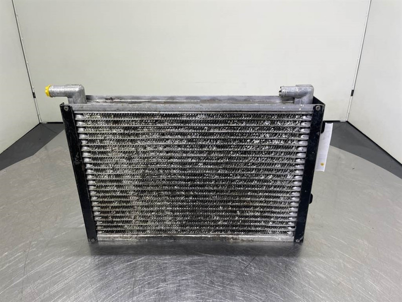 New Holland W110C - Cooler/Kühler/Koeler - المحرك - آلات البناء: صور 4 New Holland W110C - Cooler/Kühler/Koeler - المحرك - آلات البناء: صور 4