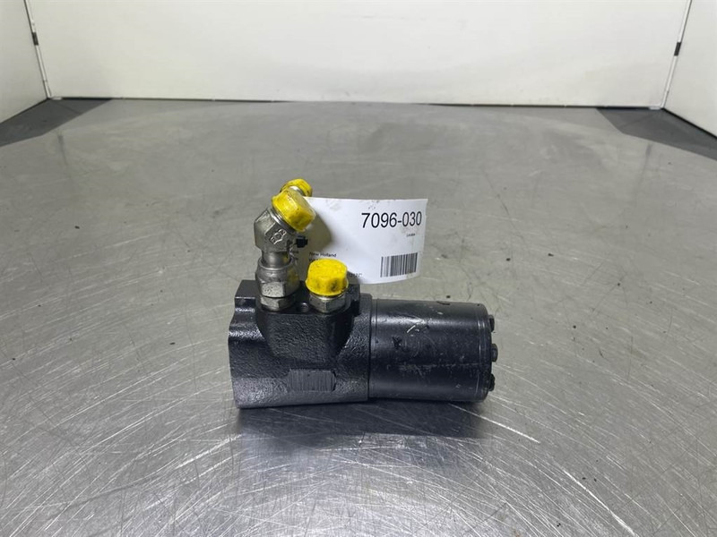 New Holland W110C-Eaton-Steering unit/Lenkeinheit/Orbitrol - علم السوائل المتحركة - آلات البناء: صور 1 New Holland W110C-Eaton-Steering unit/Lenkeinheit/Orbitrol - علم السوائل المتحركة - آلات البناء: صور 1