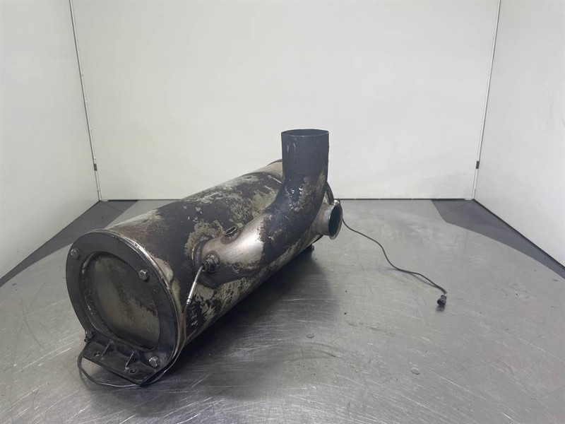 New Holland W110C - Exhaust/Auspuff/Uitlaat - المحرك - آلات البناء: صور 2 New Holland W110C - Exhaust/Auspuff/Uitlaat - المحرك - آلات البناء: صور 2