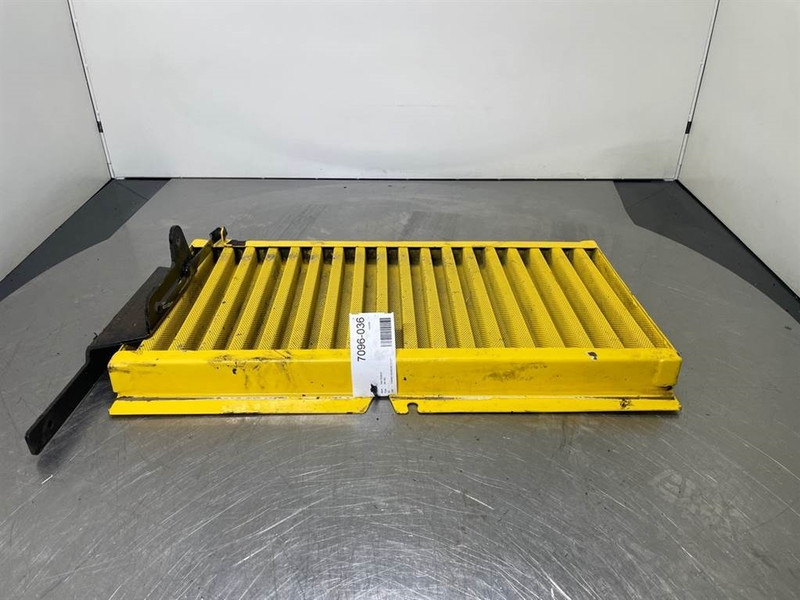 New Holland W110C - Hood/Haube/Kap - الإطار/ الشاسيه - آلات البناء: صور 2 New Holland W110C - Hood/Haube/Kap - الإطار/ الشاسيه - آلات البناء: صور 2