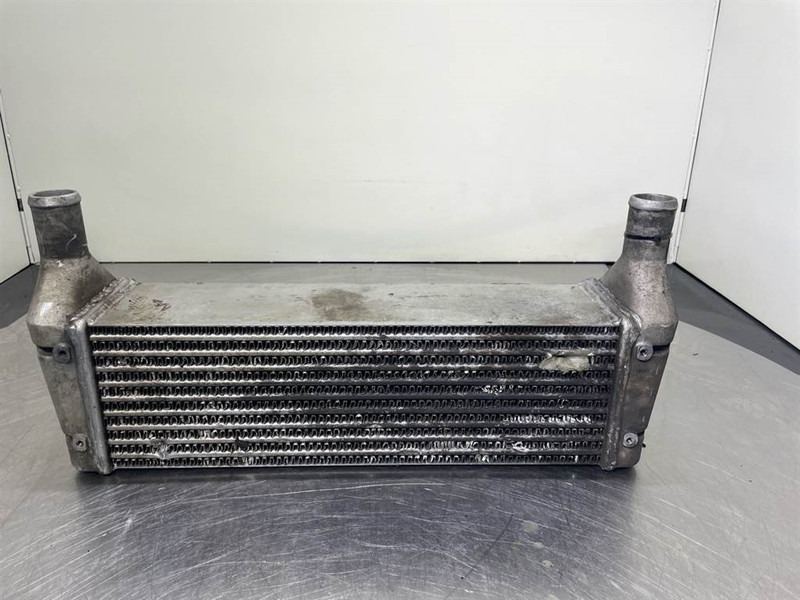 New Holland W110C - Intercooler/Kühler/Koeler - المحرك - آلات البناء: صور 4 New Holland W110C - Intercooler/Kühler/Koeler - المحرك - آلات البناء: صور 4