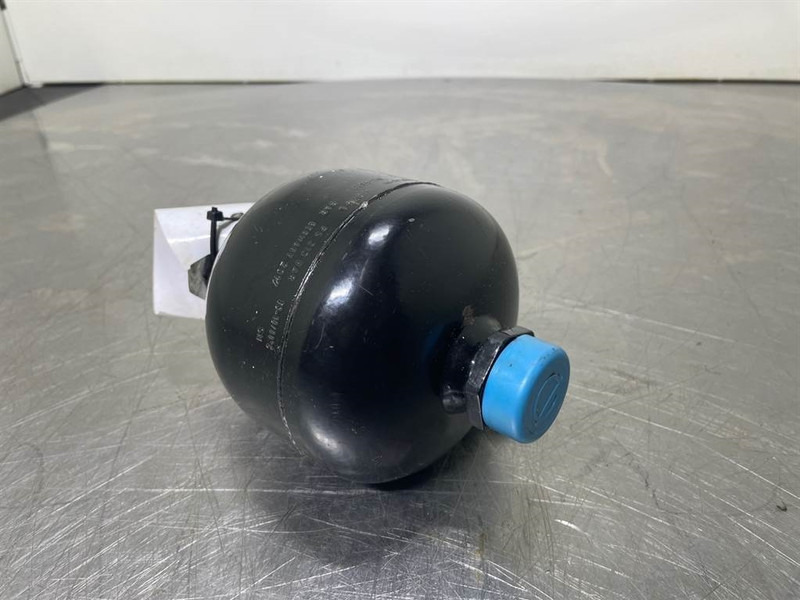 O & K L25.5-075-1315-053-611-Accumulator/Hydrospeicher - علم السوائل المتحركة - آلات البناء: صور 3 O & K L25.5-075-1315-053-611-Accumulator/Hydrospeicher - علم السوائل المتحركة - آلات البناء: صور 3