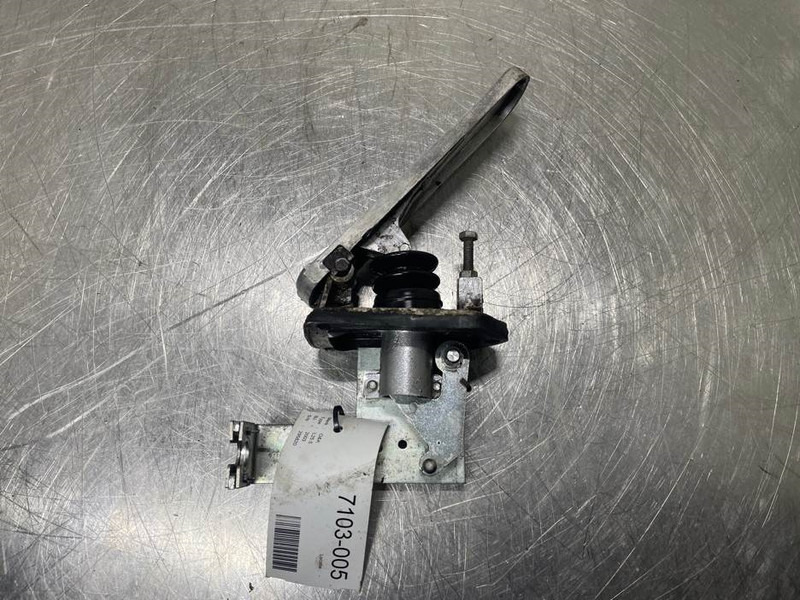 O & K L25.5 - Gas pedal/Fusspedal/Gaspedaal - الكابينة والداخلية - آلات البناء: صور 5 O & K L25.5 - Gas pedal/Fusspedal/Gaspedaal - الكابينة والداخلية - آلات البناء: صور 5