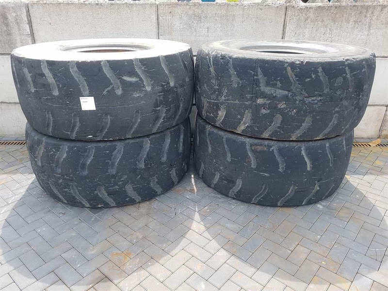 Recaflex 26.5-25 - Tyre/Reifen/Band - الإطارات - آلات البناء: صور 1 Recaflex 26.5-25 - Tyre/Reifen/Band - الإطارات - آلات البناء: صور 1