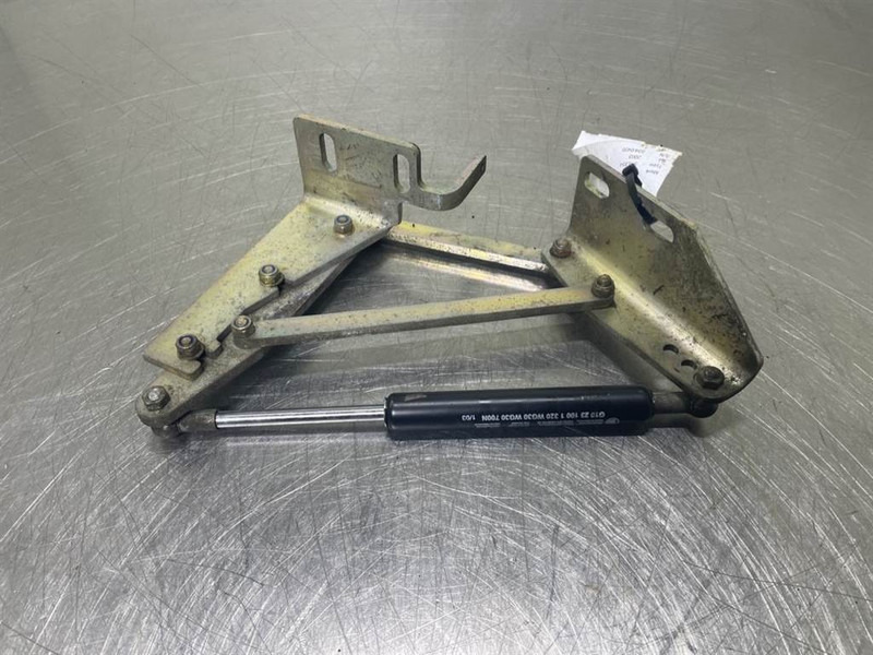 Schaeff SKL834-0451019030-Hinge right/Scharnier - الإطار/ الشاسيه - آلات البناء: صور 1 Schaeff SKL834-0451019030-Hinge right/Scharnier - الإطار/ الشاسيه - آلات البناء: صور 1