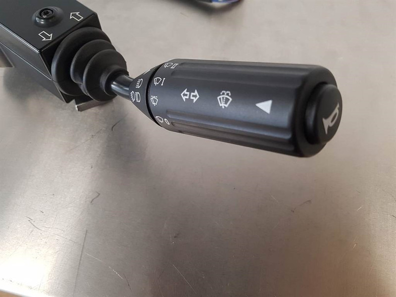 Volvo L20B/L25B - ZM2808703 - Steer col switch - مفتاح عمود التوجيه - آلات البناء: صور 3 Volvo L20B/L25B - ZM2808703 - Steer col switch - مفتاح عمود التوجيه - آلات البناء: صور 3