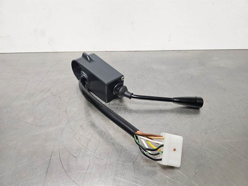 Zettelmeyer ZL 601 - Steer col switch/Lenkstockschalter - مفتاح عمود التوجيه - آلات البناء: صور 3 Zettelmeyer ZL 601 - Steer col switch/Lenkstockschalter - مفتاح عمود التوجيه - آلات البناء: صور 3