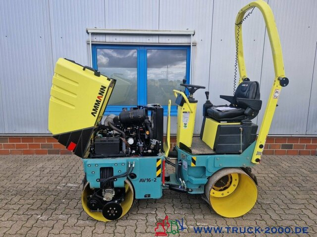 Ammann AV 16-2 Tandem Vibrationswalze Kanten Schneider - مدحلة: صور 4 Ammann AV 16-2 Tandem Vibrationswalze Kanten Schneider - مدحلة: صور 4