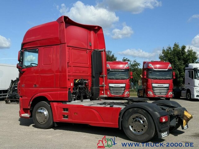 DAF XF 460 FT Super Space Cab 2 Betten + Kühlschrank - شاحنة جرار: صور 2 DAF XF 460 FT Super Space Cab 2 Betten + Kühlschrank - شاحنة جرار: صور 2