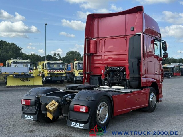 DAF XF 460 FT Super Space Cab 2 Betten + Kühlschrank - شاحنة جرار: صور 4 DAF XF 460 FT Super Space Cab 2 Betten + Kühlschrank - شاحنة جرار: صور 4