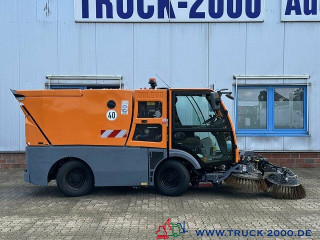DULEVO 2000 3 Besen- 4x4Allrad- 4 Radlenkung - سياره كنس شوارع: صور 5 DULEVO 2000 3 Besen- 4x4Allrad- 4 Radlenkung - سياره كنس شوارع: صور 5