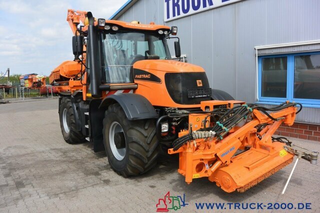 جرارات البلدية, جزازة رافعة JCB Fastrac 4x4 inklusive Mulag Front u. Heck Mäher: صور 11