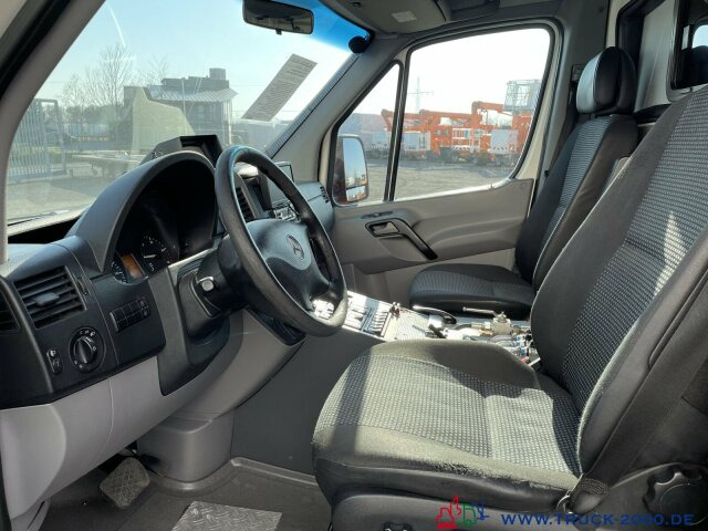 Mercedes-Benz 515 CDI Ölspurreiniger Technik Bj. 2013 - سياره كنس شوارع: صور 4 Mercedes-Benz 515 CDI Ölspurreiniger Technik Bj. 2013 - سياره كنس شوارع: صور 4