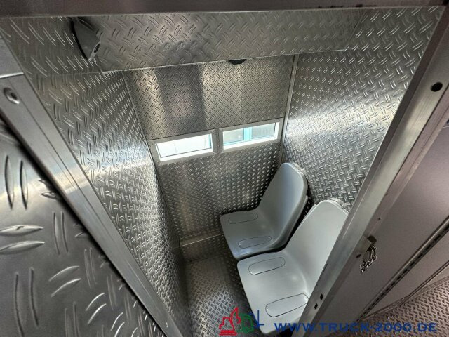 Mercedes-Benz Setra Gefangentransporter 15 Zellen-29 Gefangene - شاحنة: صور 5 Mercedes-Benz Setra Gefangentransporter 15 Zellen-29 Gefangene - شاحنة: صور 5