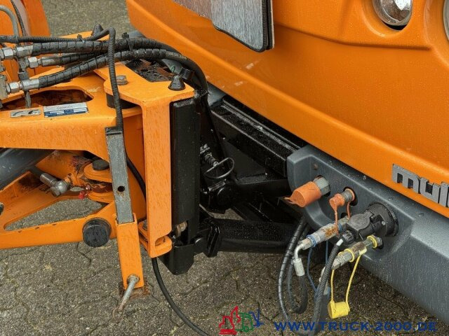 Multicar M30 6x4 3 Achsen Winterdienst Schild +Streuer - الشاحنات الصغيرة: صور 2 Multicar M30 6x4 3 Achsen Winterdienst Schild +Streuer - الشاحنات الصغيرة: صور 2
