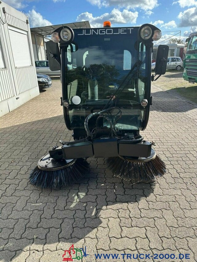 Multicar Nilfisk JungoJet3500 Winterdienst & Kehrmaschine - سياره كنس شوارع: صور 5 Multicar Nilfisk JungoJet3500 Winterdienst & Kehrmaschine - سياره كنس شوارع: صور 5