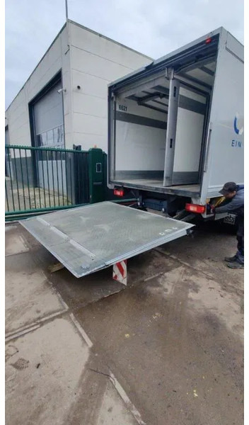 Dhollandia Laadklep / Achtersluitklep 2000 kg MBB / Palfinger / B.A.R. Cargolift - باب خلفي للشحن: صور 1 Dhollandia Laadklep / Achtersluitklep 2000 kg MBB / Palfinger / B.A.R. Cargolift - باب خلفي للشحن: صور 1