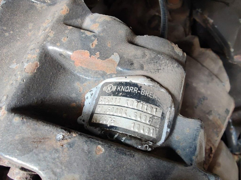 MAN Remklauwen / Brake calipers F2000 / TGA - السرج - شاحنة: صور 5 MAN Remklauwen / Brake calipers F2000 / TGA - السرج - شاحنة: صور 5