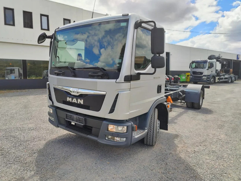 MAN TGL 12.250 Chassis cabine Euro6 - الشاسيه شاحنة: صور 2 MAN TGL 12.250 Chassis cabine Euro6 - الشاسيه شاحنة: صور 2