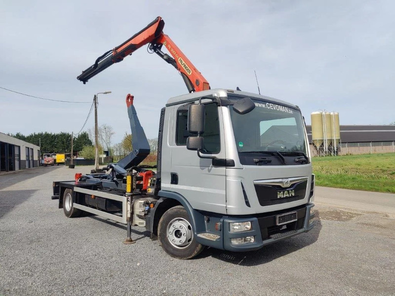 MAN TGL 12.250 Containersysteem met kraan Palfinger PK9001 + Remote - شاحنة ذات الخطاف, شاحنة كرين: صور 2 MAN TGL 12.250 Containersysteem met kraan Palfinger PK9001 + Remote - شاحنة ذات الخطاف, شاحنة كرين: صور 2