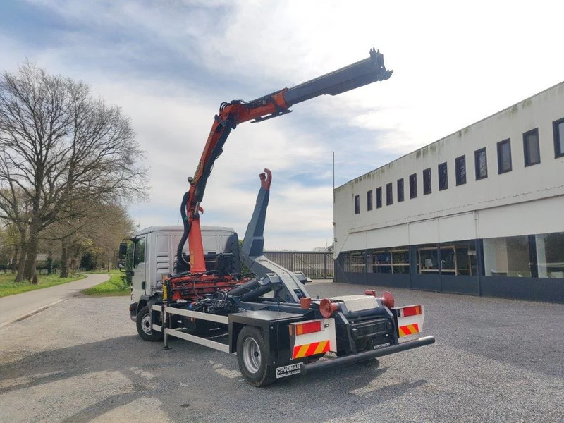 MAN TGL 12.250 Containersysteem met kraan Palfinger PK9001 + Remote - شاحنة ذات الخطاف, شاحنة كرين: صور 4 MAN TGL 12.250 Containersysteem met kraan Palfinger PK9001 + Remote - شاحنة ذات الخطاف, شاحنة كرين: صور 4