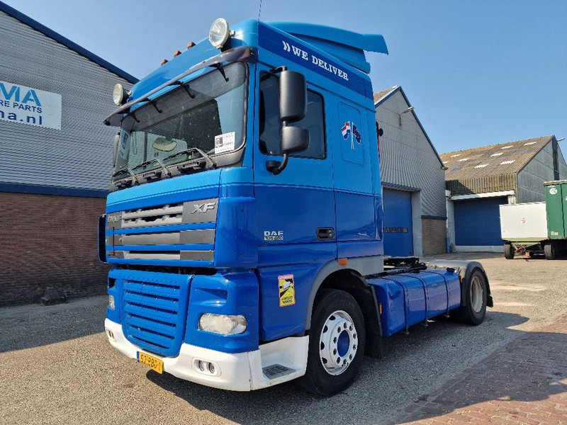 DAF XF105.460 - شاحنة جرار: صور 1 DAF XF105.460 - شاحنة جرار: صور 1
