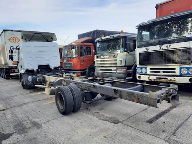 Renault MIDLUM 220 - الشاسيه شاحنة: صور 2 Renault MIDLUM 220 - الشاسيه شاحنة: صور 2