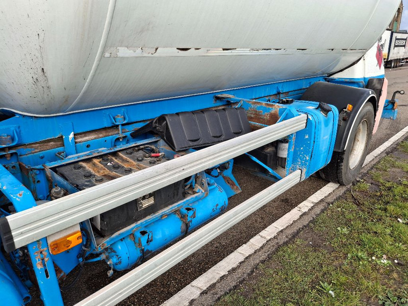 Renault MIDLUM 280DXI - شاحنة صهريج: صور 3 Renault MIDLUM 280DXI - شاحنة صهريج: صور 3