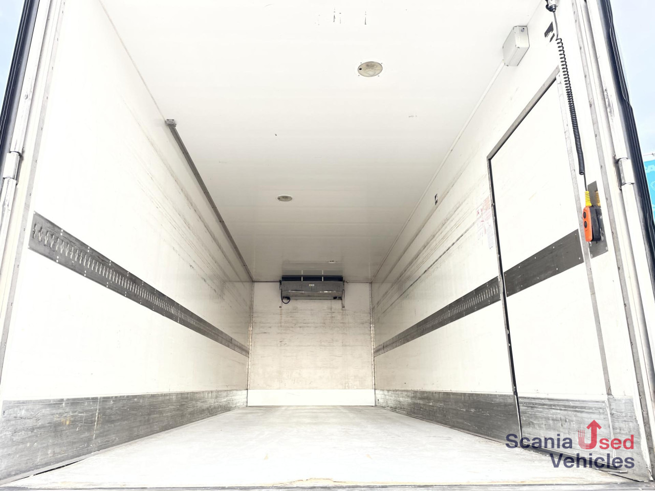 SCANIA P 250 B4x2LA FRIGO -27 TAIL LIFT 1.5T 815X251X244C - مبردة شاحنة: صور 3 SCANIA P 250 B4x2LA FRIGO -27 TAIL LIFT 1.5T 815X251X244C - مبردة شاحنة: صور 3