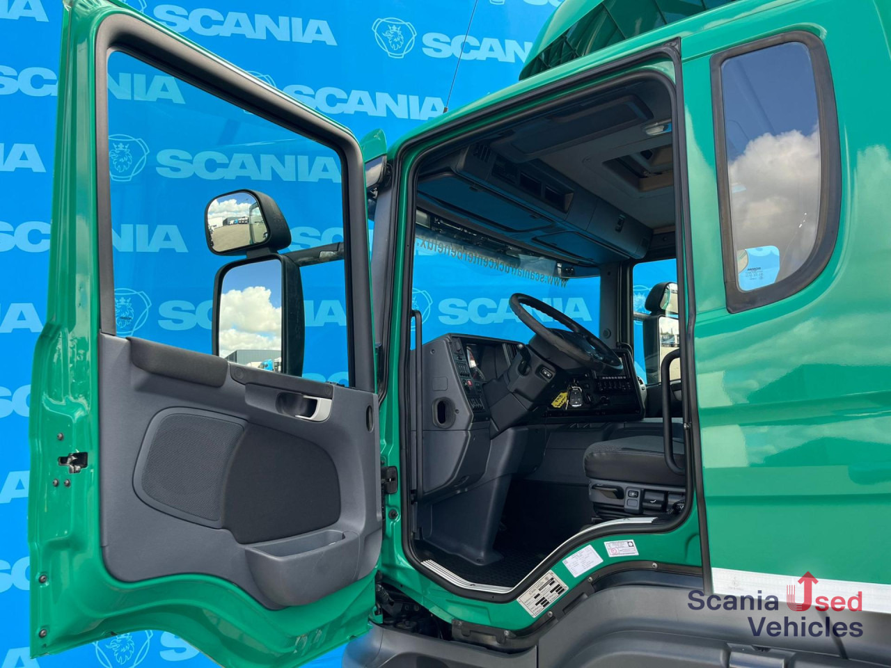 SCANIA P 320 DB6x2*4MNB RETARDER FULL AIR 8T TAIL LIFT 2T - بصندوق مغلق شاحنة: صور 2 SCANIA P 320 DB6x2*4MNB RETARDER FULL AIR 8T TAIL LIFT 2T - بصندوق مغلق شاحنة: صور 2