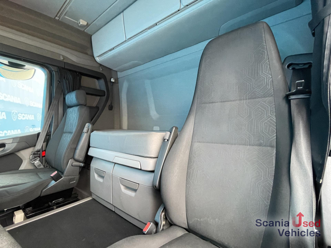 SCANIA R 410 A4x2NA RETARDER ADR FL LED ACC - شاحنة جرار: صور 5 SCANIA R 410 A4x2NA RETARDER ADR FL LED ACC - شاحنة جرار: صور 5