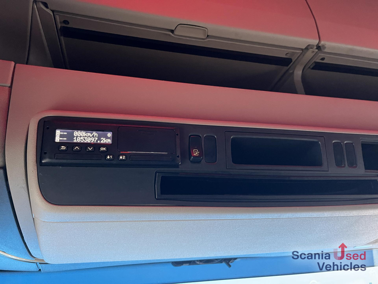 SCANIA R 450 LA4x2MNA RETARDER DIFF-L 8T P-AIRCO SMART2 - شاحنة جرار: صور 5 SCANIA R 450 LA4x2MNA RETARDER DIFF-L 8T P-AIRCO SMART2 - شاحنة جرار: صور 5