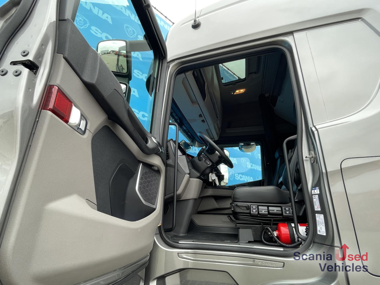 SCANIA R 460 A4x2EB MEGA VOLUME RETARDER DIFF-L SMART2 - شاحنة جرار: صور 2 SCANIA R 460 A4x2EB MEGA VOLUME RETARDER DIFF-L SMART2 - شاحنة جرار: صور 2