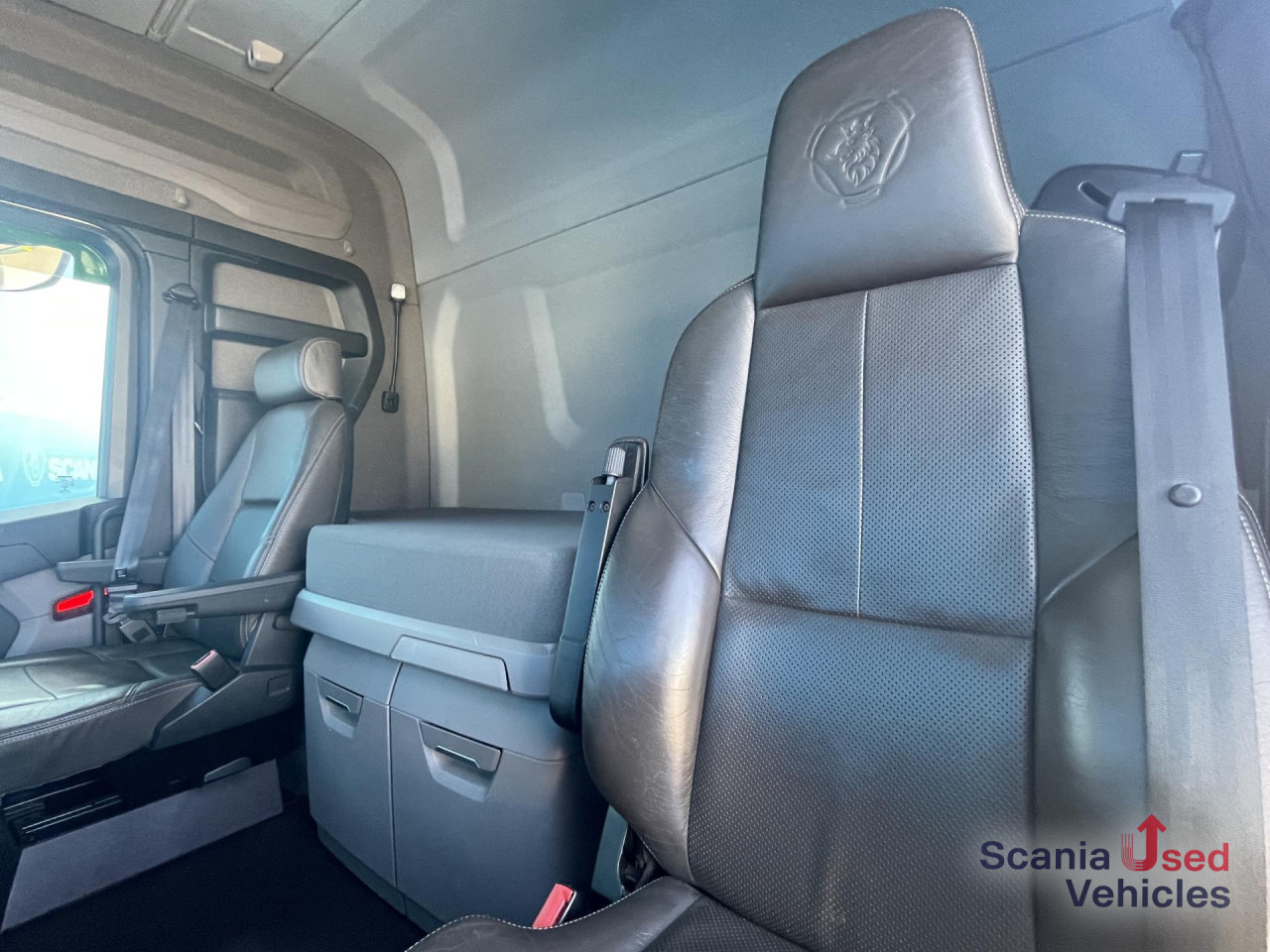 SCANIA S 410 A6x2/4LB RETARDER LED NAVI FULL AIR ACC - شاحنة جرار: صور 4 SCANIA S 410 A6x2/4LB RETARDER LED NAVI FULL AIR ACC - شاحنة جرار: صور 4