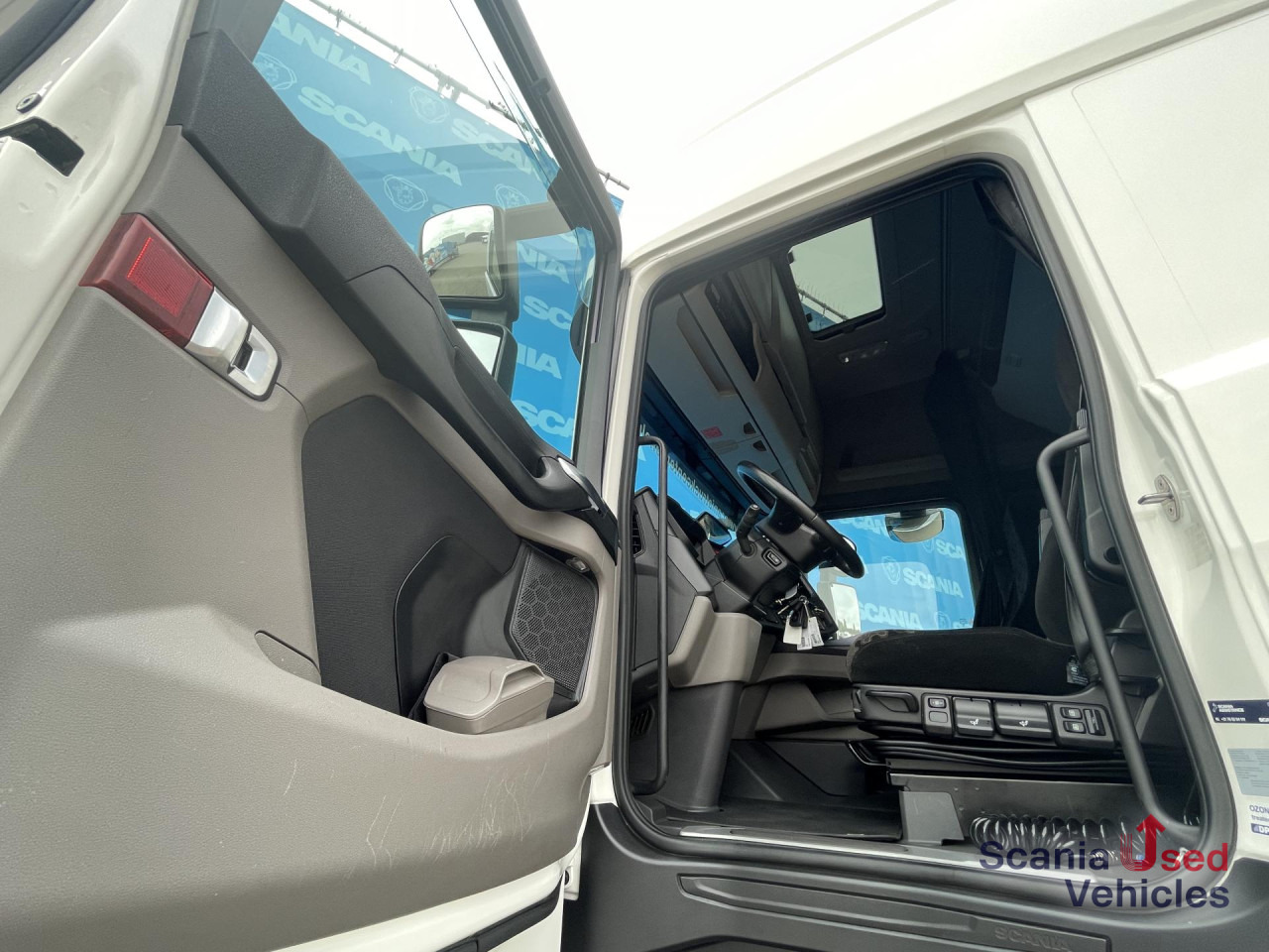 SCANIA S 500 A4x2NB RETARDER P-AIRCO FULL AIR 8T ACC - شاحنة جرار: صور 4 SCANIA S 500 A4x2NB RETARDER P-AIRCO FULL AIR 8T ACC - شاحنة جرار: صور 4