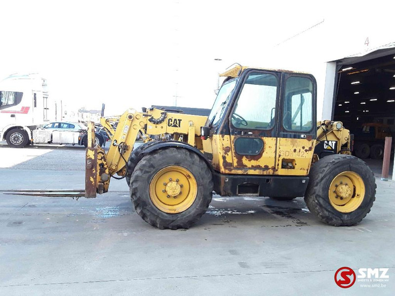 Caterpillar TH 62 - رافعة تلسكوبية: صور 5 Caterpillar TH 62 - رافعة تلسكوبية: صور 5