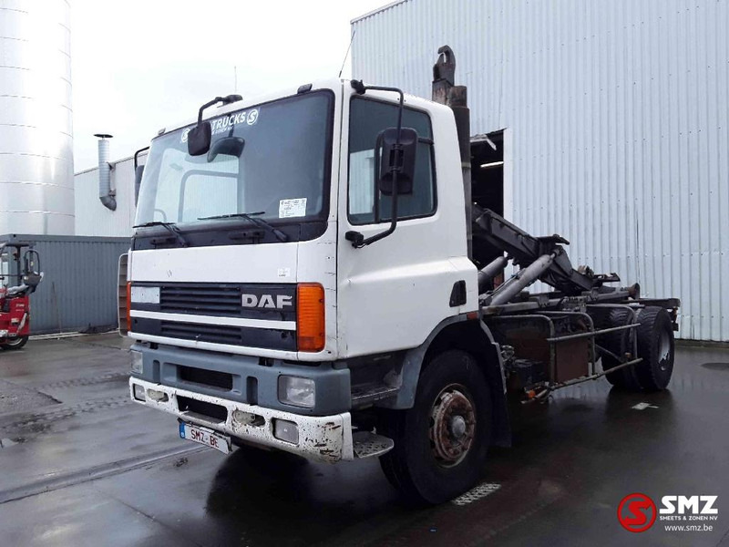 DAF CF 320 lames steel - شاحنات الحاويات/ جسم علوي قابل للتغيير شاحنة: صور 3 DAF CF 320 lames steel - شاحنات الحاويات/ جسم علوي قابل للتغيير شاحنة: صور 3