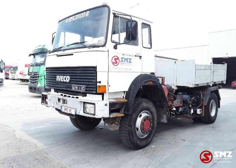 Iveco Magirus 190.32 4x4 tractor french -francais - شاحنات مسطحة: صور 3 Iveco Magirus 190.32 4x4 tractor french -francais - شاحنات مسطحة: صور 3
