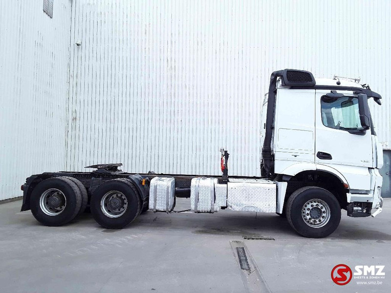Mercedes-Benz Arocs 3351 lames steel - شاحنة جرار: صور 4 Mercedes-Benz Arocs 3351 lames steel - شاحنة جرار: صور 4