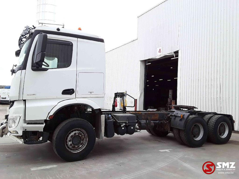 Mercedes-Benz Arocs 3351 lames steel - شاحنة جرار: صور 5 Mercedes-Benz Arocs 3351 lames steel - شاحنة جرار: صور 5