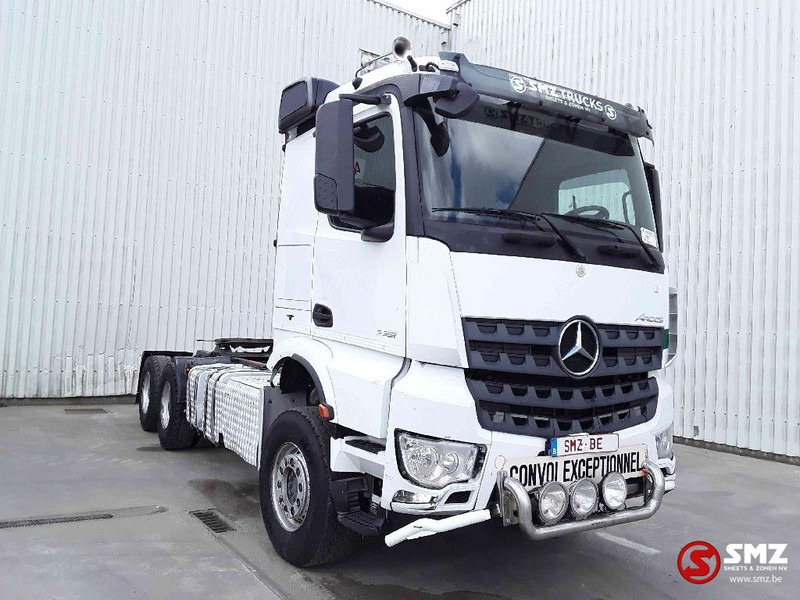 Mercedes-Benz Arocs 3351 lames steel - شاحنة جرار: صور 1 Mercedes-Benz Arocs 3351 lames steel - شاحنة جرار: صور 1