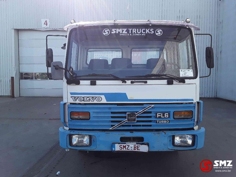 Volvo FL6 11 - سيارة السحب للتصليح: صور 2 Volvo FL6 11 - سيارة السحب للتصليح: صور 2