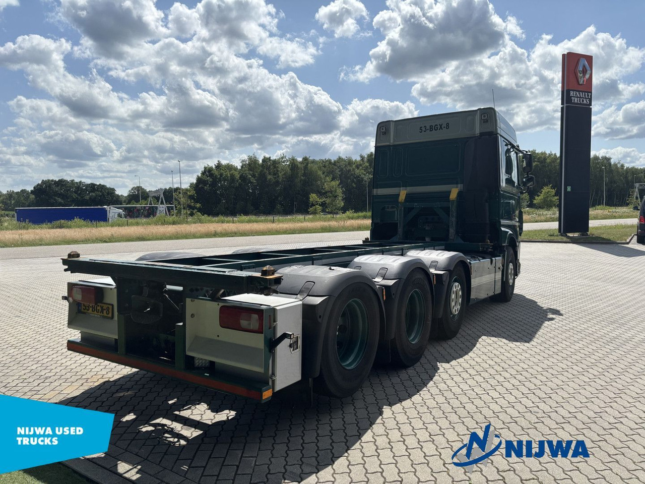 DAF XF 460 8x2 20ft container systeem - شاحنة ذات الخطاف: صور 3 DAF XF 460 8x2 20ft container systeem - شاحنة ذات الخطاف: صور 3