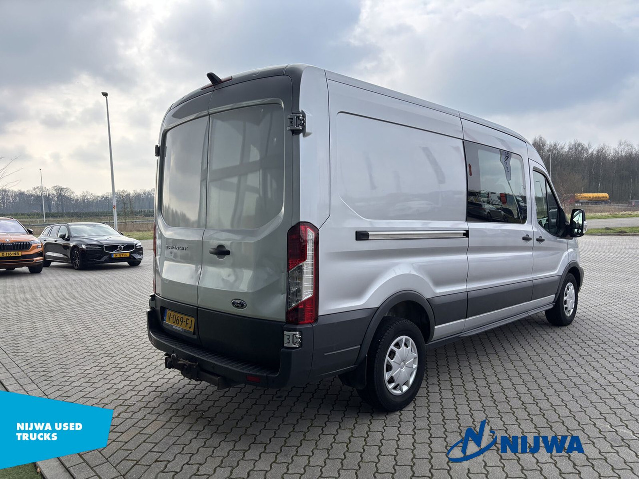 Ford Transit 130 L3H2 Dubbele cabine + Trekhaak - فان المدمجة, الشاحنات الصغيرة كابينة مزدوجة: صور 3 Ford Transit 130 L3H2 Dubbele cabine + Trekhaak - فان المدمجة, الشاحنات الصغيرة كابينة مزدوجة: صور 3
