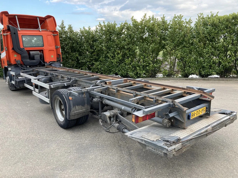 DAF CF65.180 Euro3 Manual / Laadklep - الشاسيه شاحنة: صور 4 DAF CF65.180 Euro3 Manual / Laadklep - الشاسيه شاحنة: صور 4