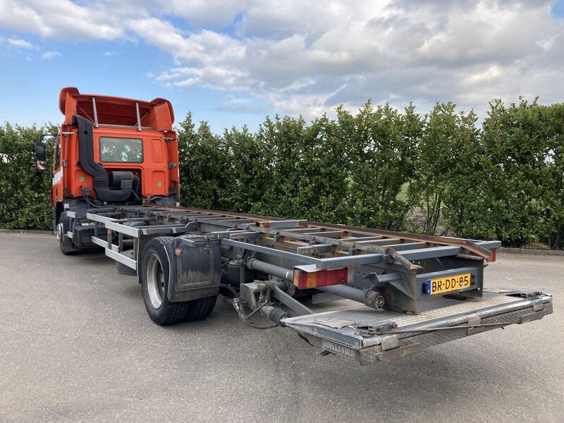 DAF FA CF65.180 Euro3 Manual / Laadklep - الشاسيه شاحنة: صور 3 DAF FA CF65.180 Euro3 Manual / Laadklep - الشاسيه شاحنة: صور 3